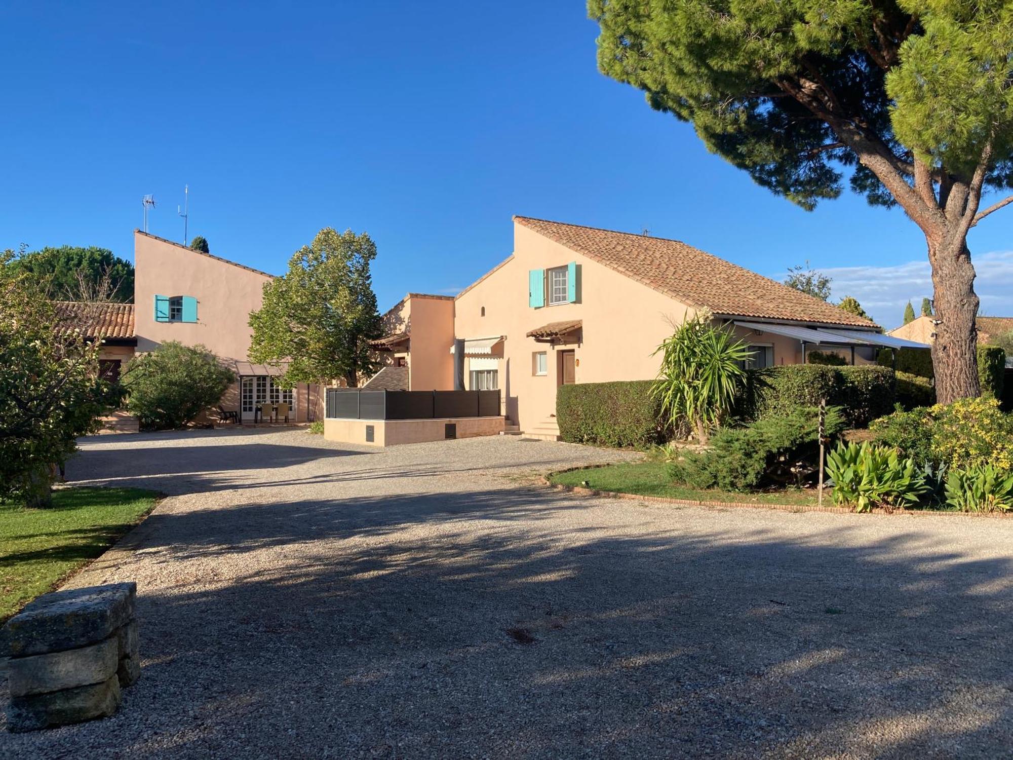 Les Bougainvillees De Camargue Villetelle Exteriör bild