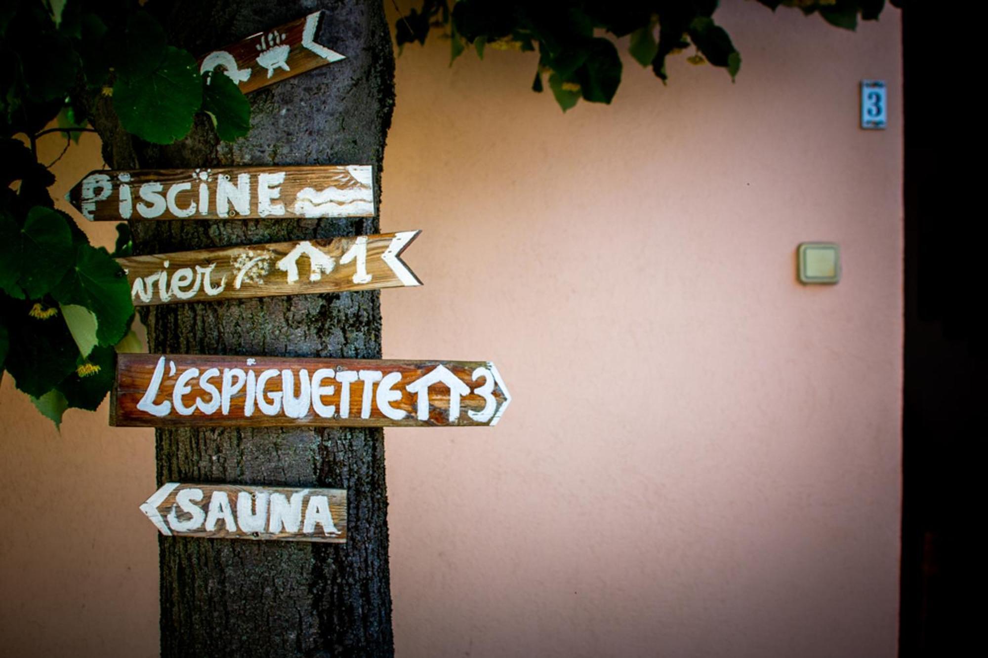 Les Bougainvillees De Camargue Villetelle Rum bild