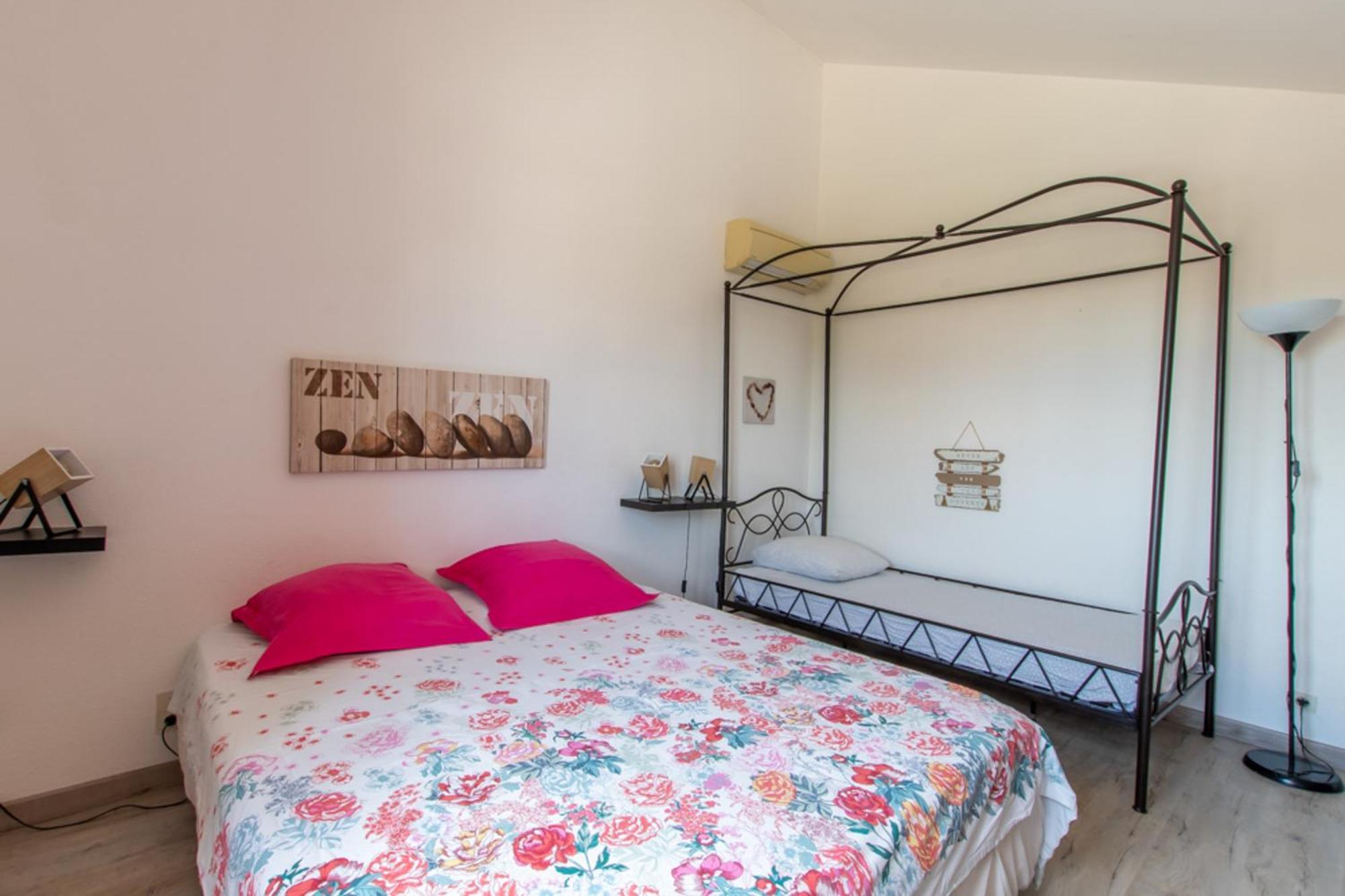 Les Bougainvillees De Camargue Villetelle Rum bild