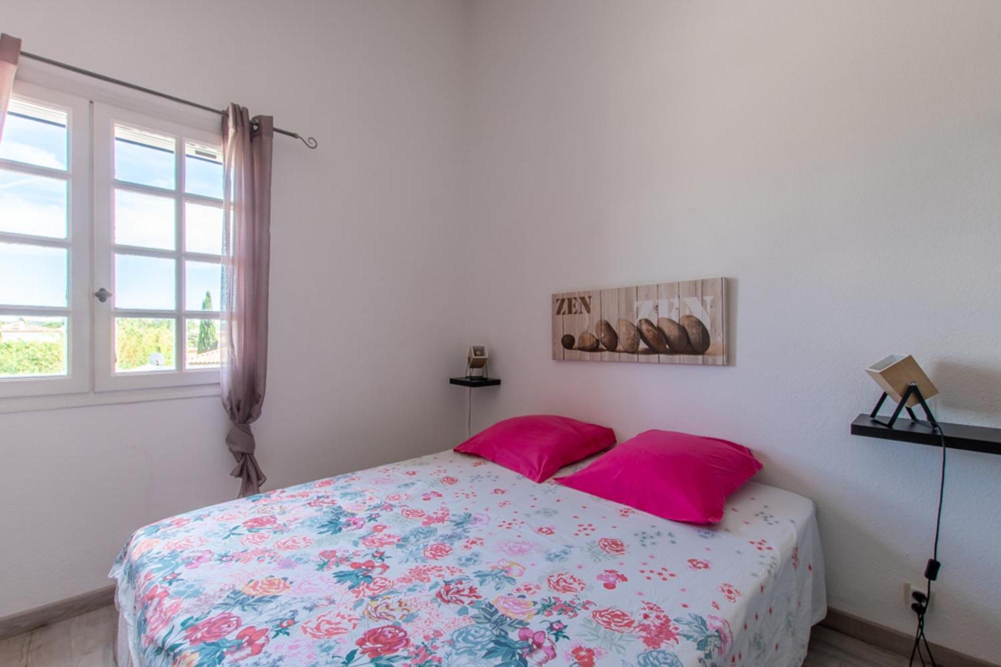 Les Bougainvillees De Camargue Villetelle Rum bild
