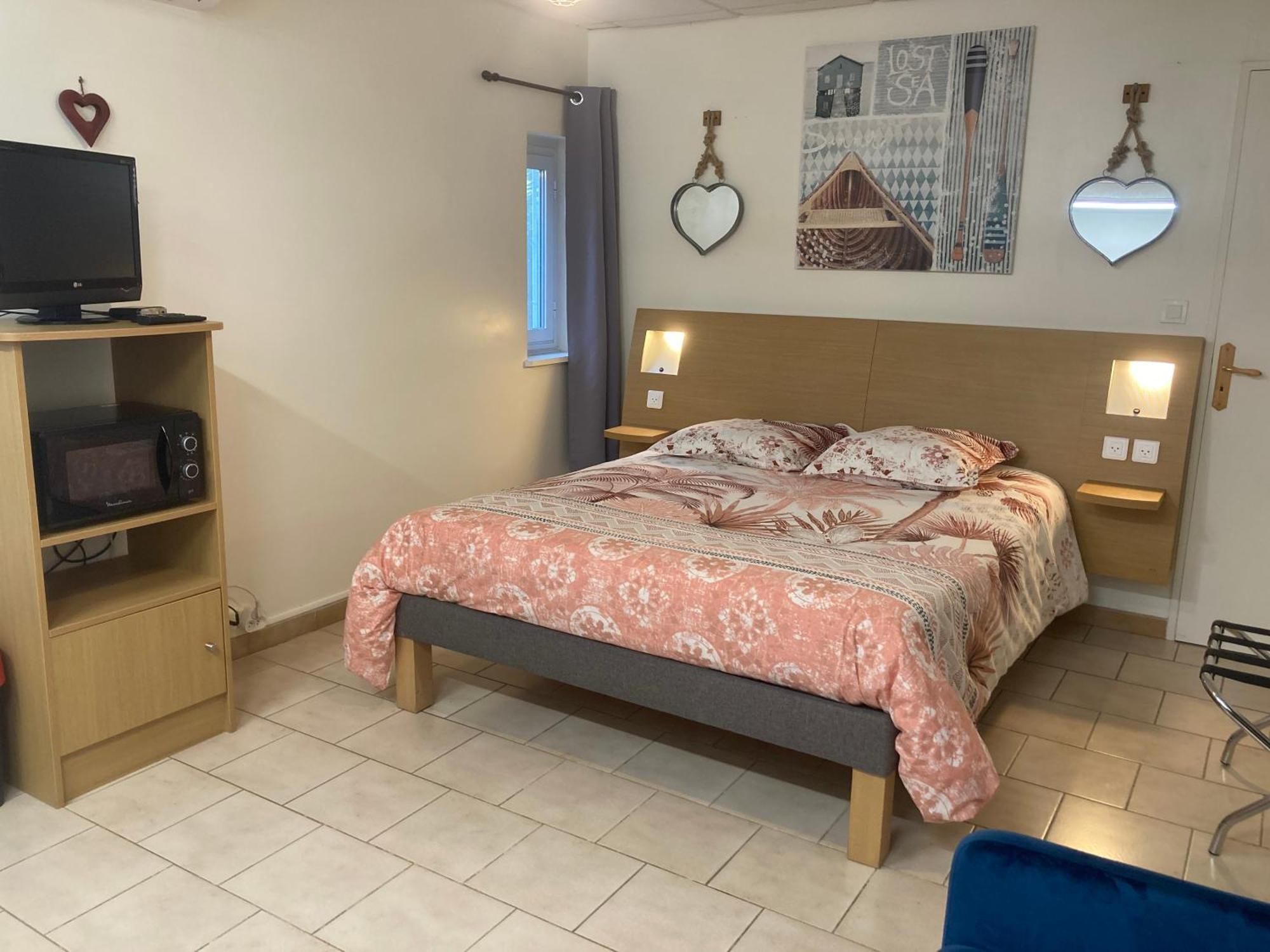 Les Bougainvillees De Camargue Villetelle Rum bild